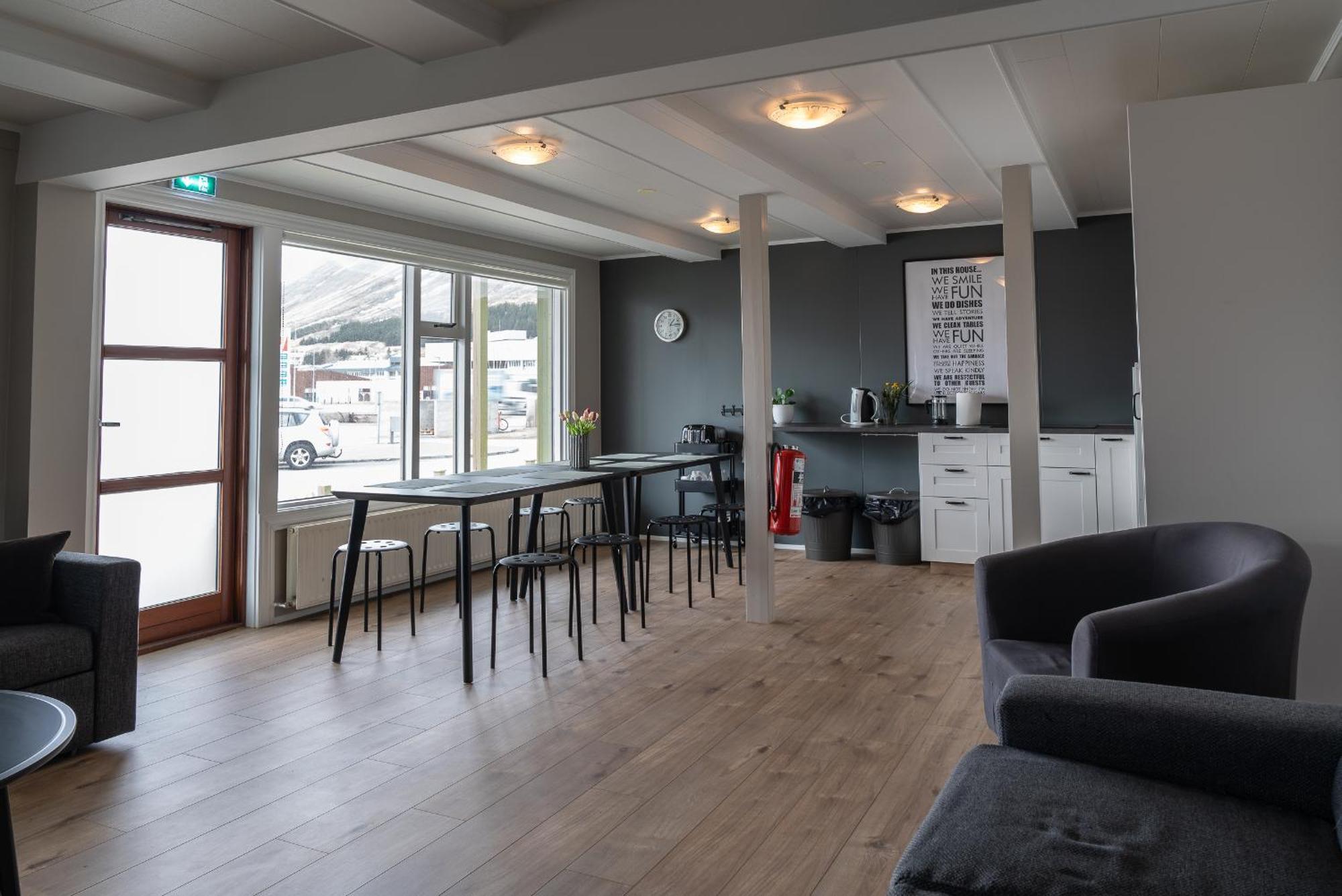Isafjordur Hostel Bagian luar foto