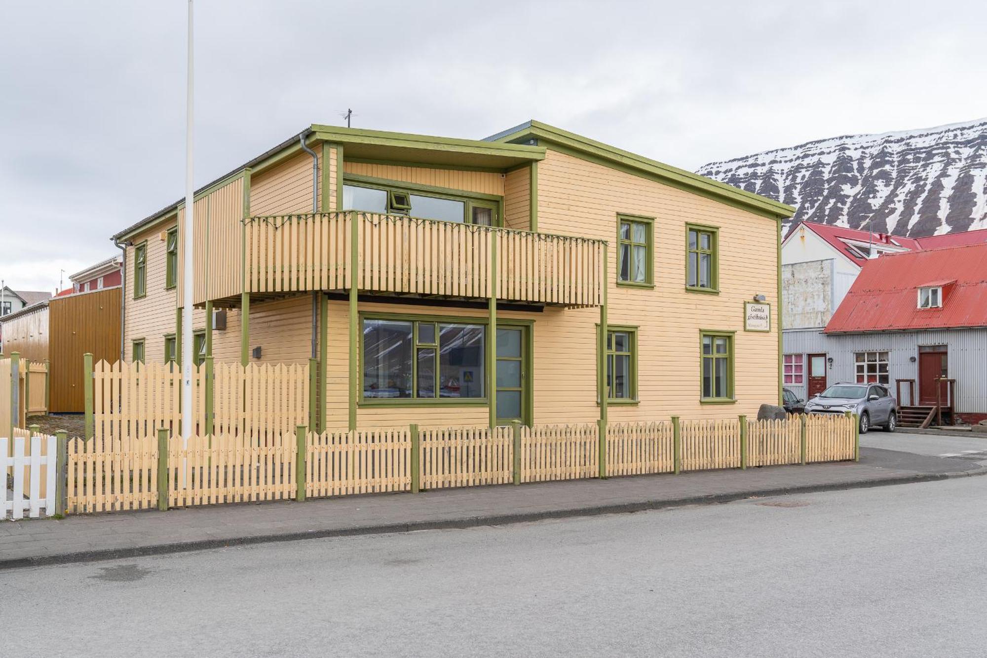 Isafjordur Hostel Bagian luar foto
